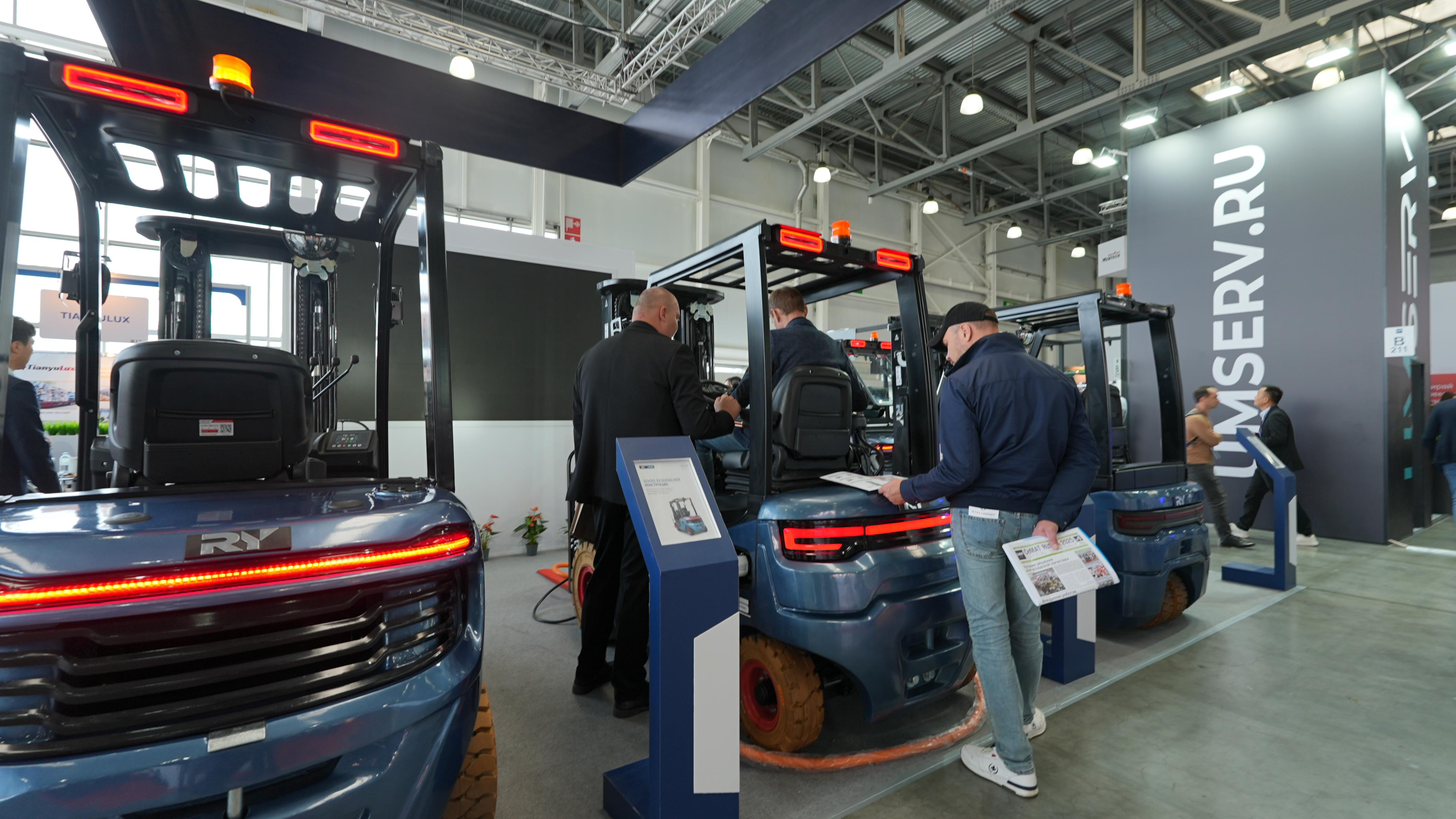 Spotlight on Core Products, Demonstrating Technical Strength تسليط الضوء على المنتجات الأساسية، وإظهار القوة التقنية